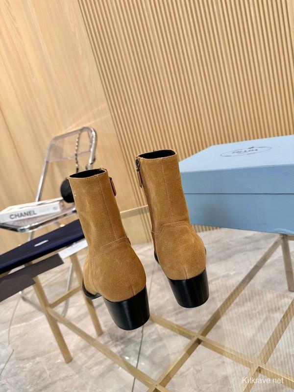 Prada Classic Pointed Toe Boots - L Y00330