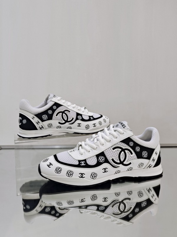 Chanel 2025 SS Limited Edition Silver Horn King 2 Sneakers - KFY00340