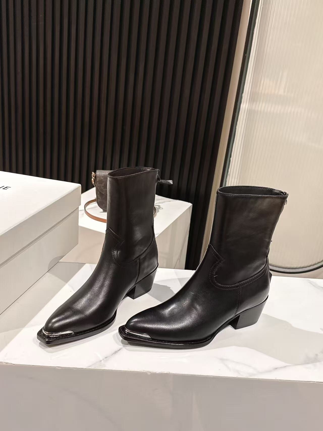 CELINE 2025/SS Fashion Boots Retro European Style - LY00410