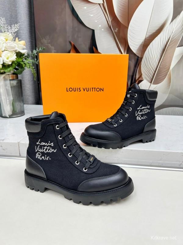Louis Vuitton Territory Flat Boots with LV Circle Logo and Rubber Outsole - LY00310