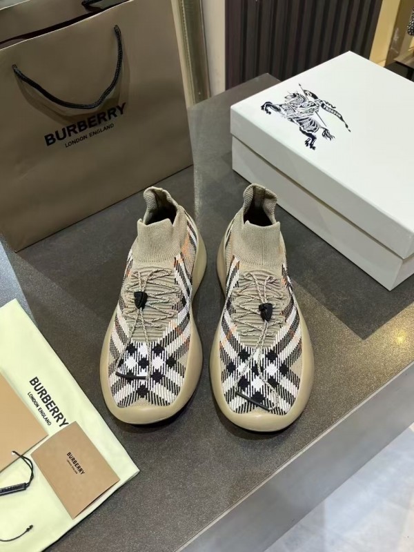 Burberry 2025/SS Italy Made Sneakers - KFY00280