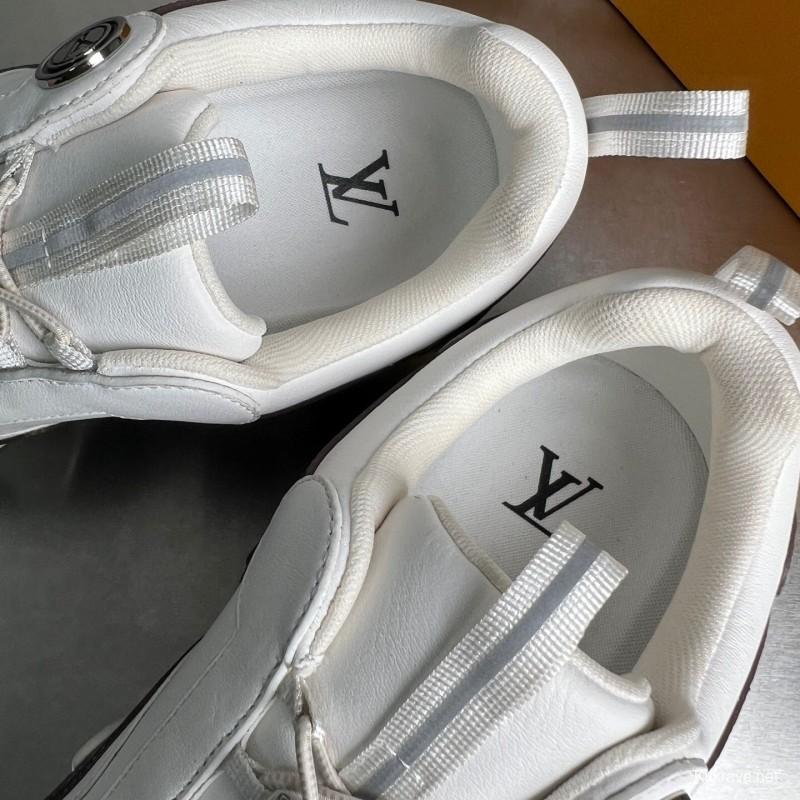 Louis Vuitton LV Circle Low-Top Casual Shoes with Anti-Slip Metal Accessories - YC