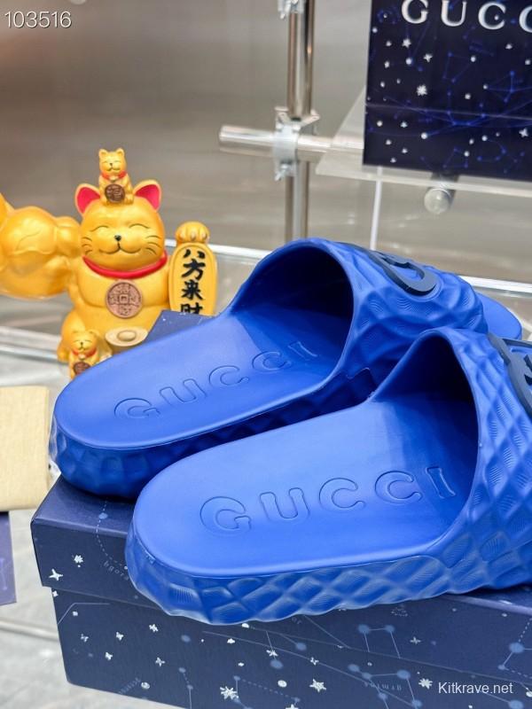 Gucci Lido Interlocking G Men's Sandals with Textured Rubber Sole - AS00170