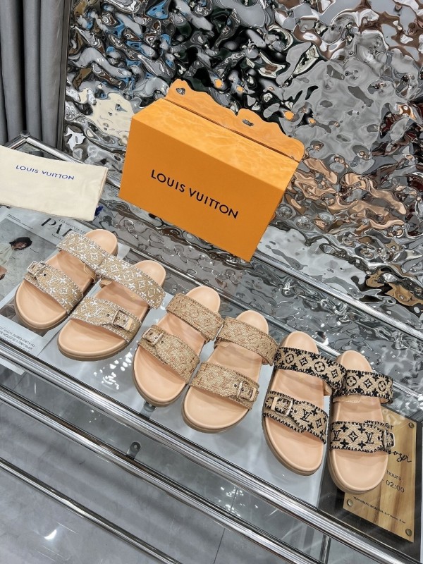 Louis Vuitton 2025 Spring/Summer New Slippers with Embroidered Design and 4cm Platform - LY00250