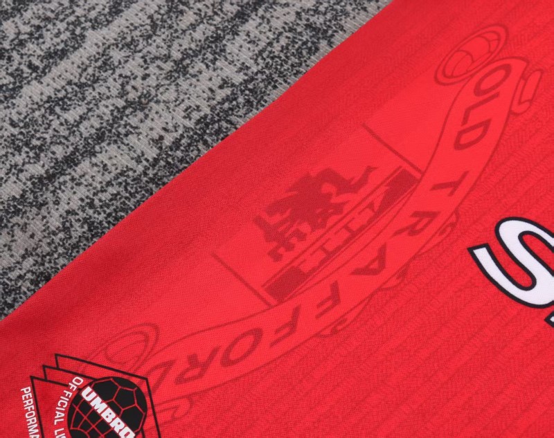 Retro Kids  96/97 Manchester United Home Jersey