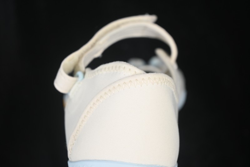 Vibram V-Soul Women's Barefoot Training Shoes with Ballet Five-Toe Design - 26W7205