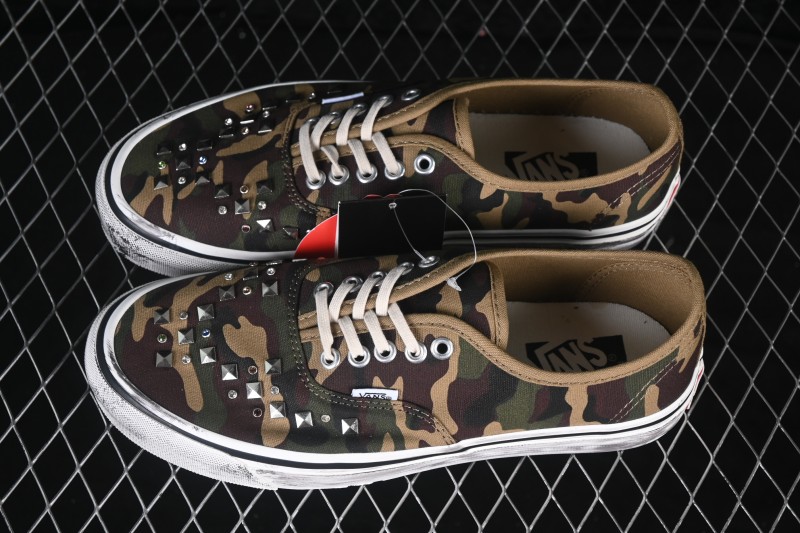 Vans Authentic 44 Low Top Vulcanized Skate Shoes - VN000D9NWVD