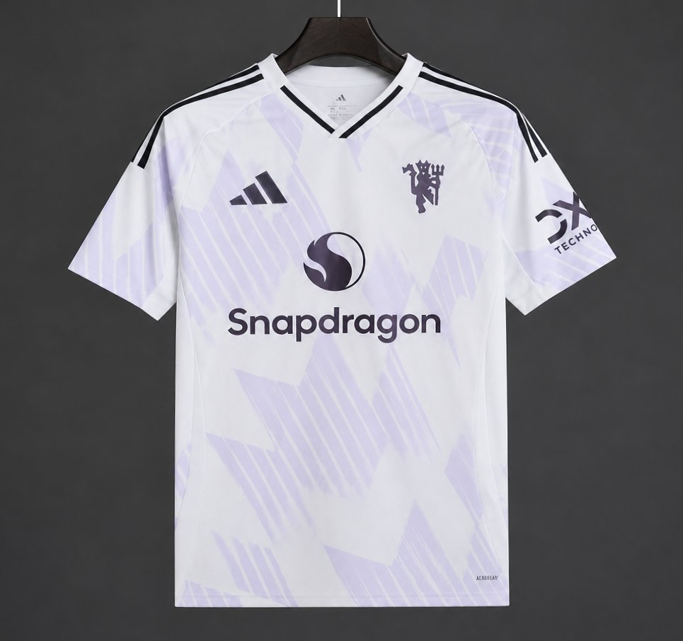 26/26 Manchester United Away Jersey with Casemiro Special Edition Print White